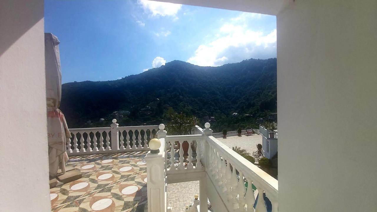 Hotel Zura Palace Kvariati Exterior foto